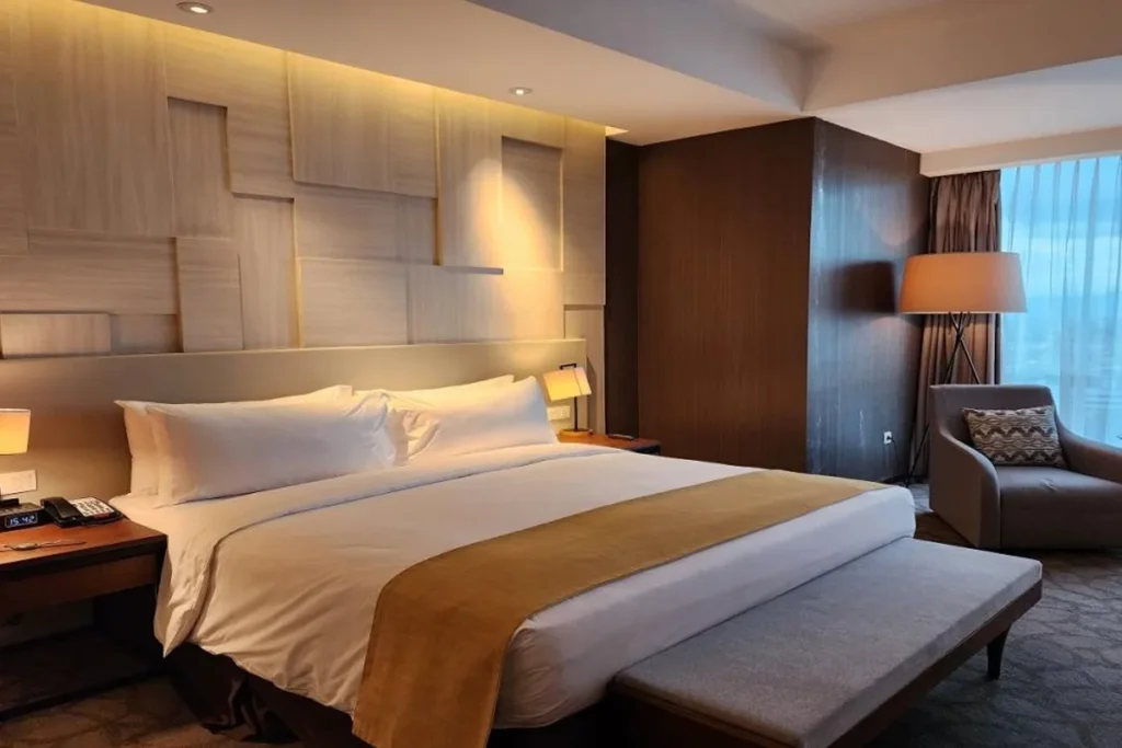 Shanghai luxury hotels 2025