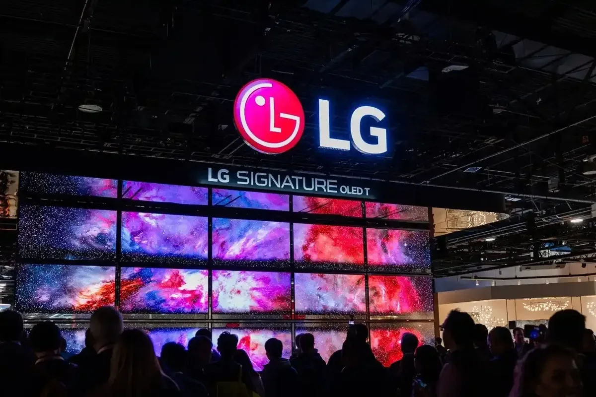 Buy LG Electronics India stock analysis showing bullish trend and Emkay Global target price of Rs 2,050.