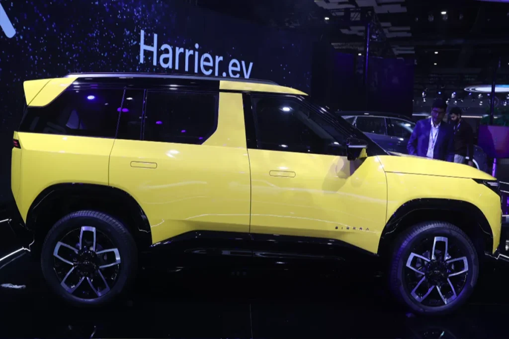 Side and rear view of the New Tata Sierra India 2025 highlighting premium features and modern SUV styling.
