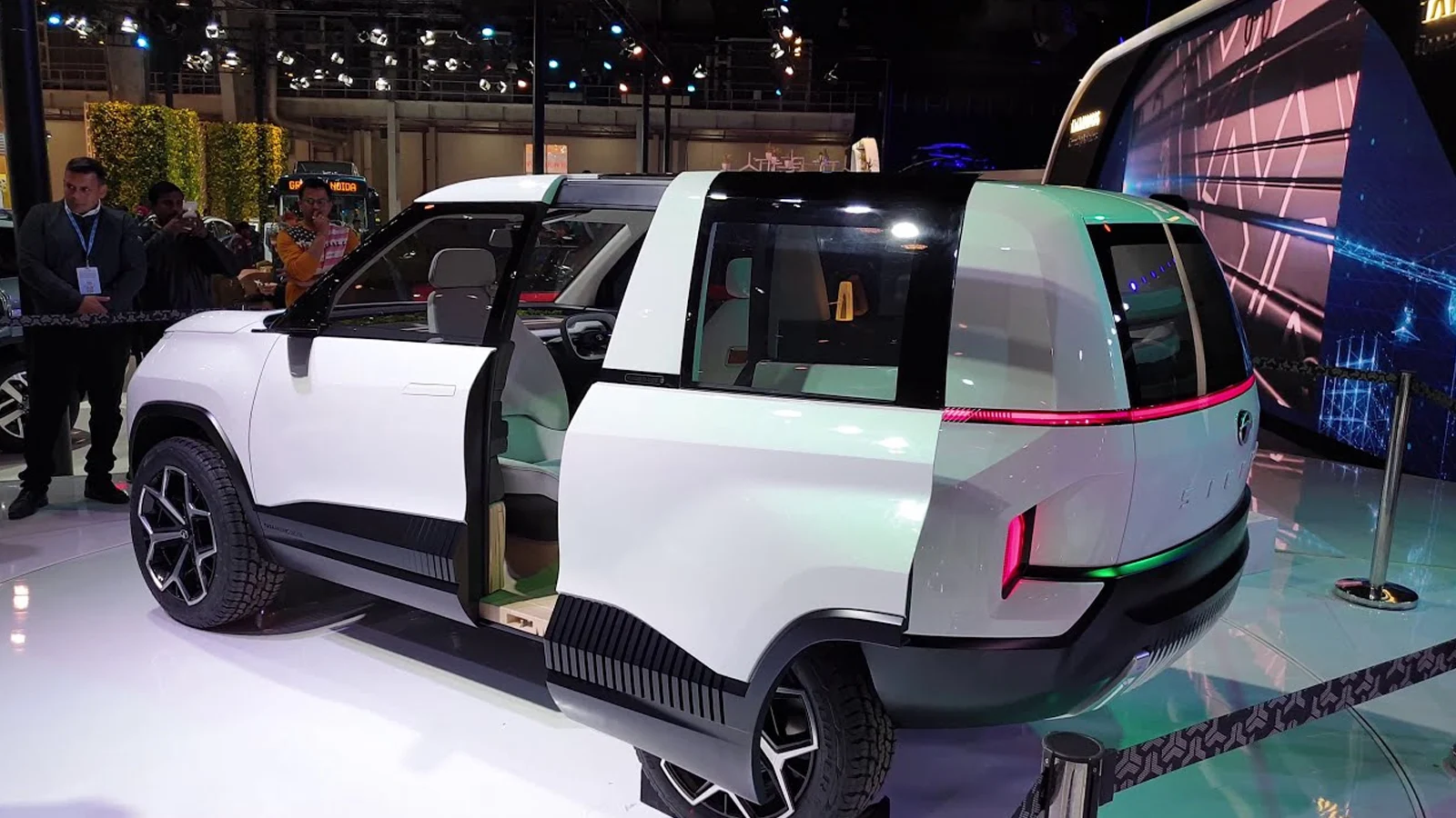 2025 Tata Sierra Launched showcasing its bold SUV design, premium LED lights, and refreshed styling during the official reveal.