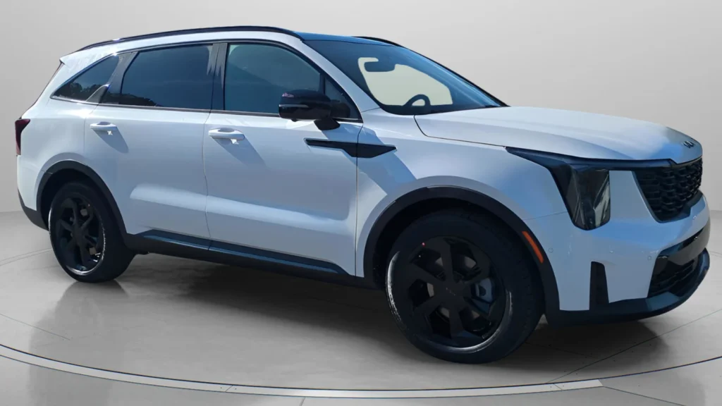 Kia Sorento price expectation visual showing the SUV’s modern exterior styling and projected premium positioning in the Indian market.