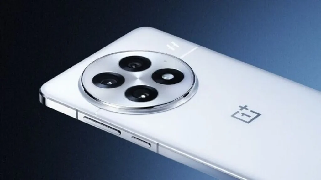 OnePlus 13's price drop in India was highlighted with the smartphone being displayed after its major discount.